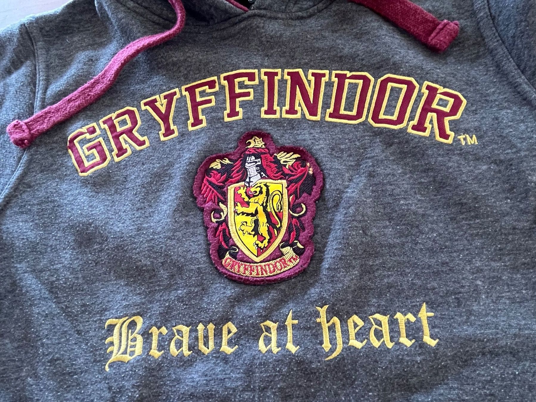 Pullover & Sweatshirts: Kapuzenpullover Original Gryffindor Harry Potter grau – Gebraucht aus Weisslingen von carmen_adb 2