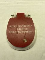 Aschenbecher WC Design Keramik rot weiss mit Aufschrift