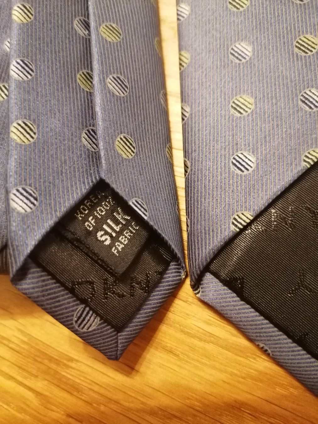 Cravatte: DKNY 100% Seide Krawatte - Nr. 241 – Usato da Basel venduto da vintagecollector 3