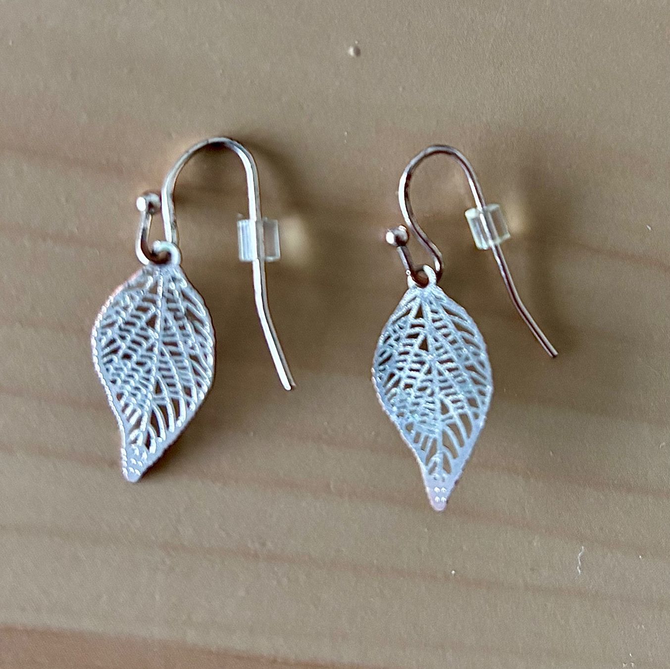 Orecchini pendenti & Orecchini a lobo: Filigrane Blätterohrringe, Rosegold, Modeschmuck – Usato da Glattpark(Opfikon) venduto da Mrs.R0bins0n