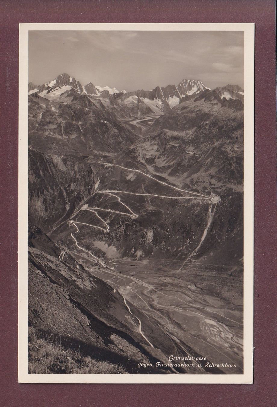 Cartoline postali: GRIMSELSTRASSE - Finsteraarhorn - Schreckhorn – Usato da Pully venduto da nicecards