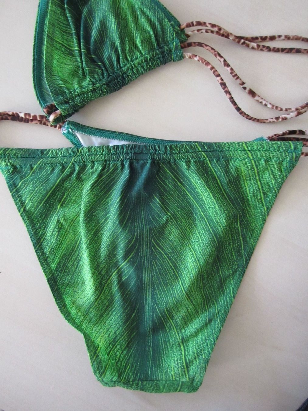 Badekleider & Bikinis: Bikini en couleurs des tropiques – Gebraucht aus Lausanne von Kmm03 4
