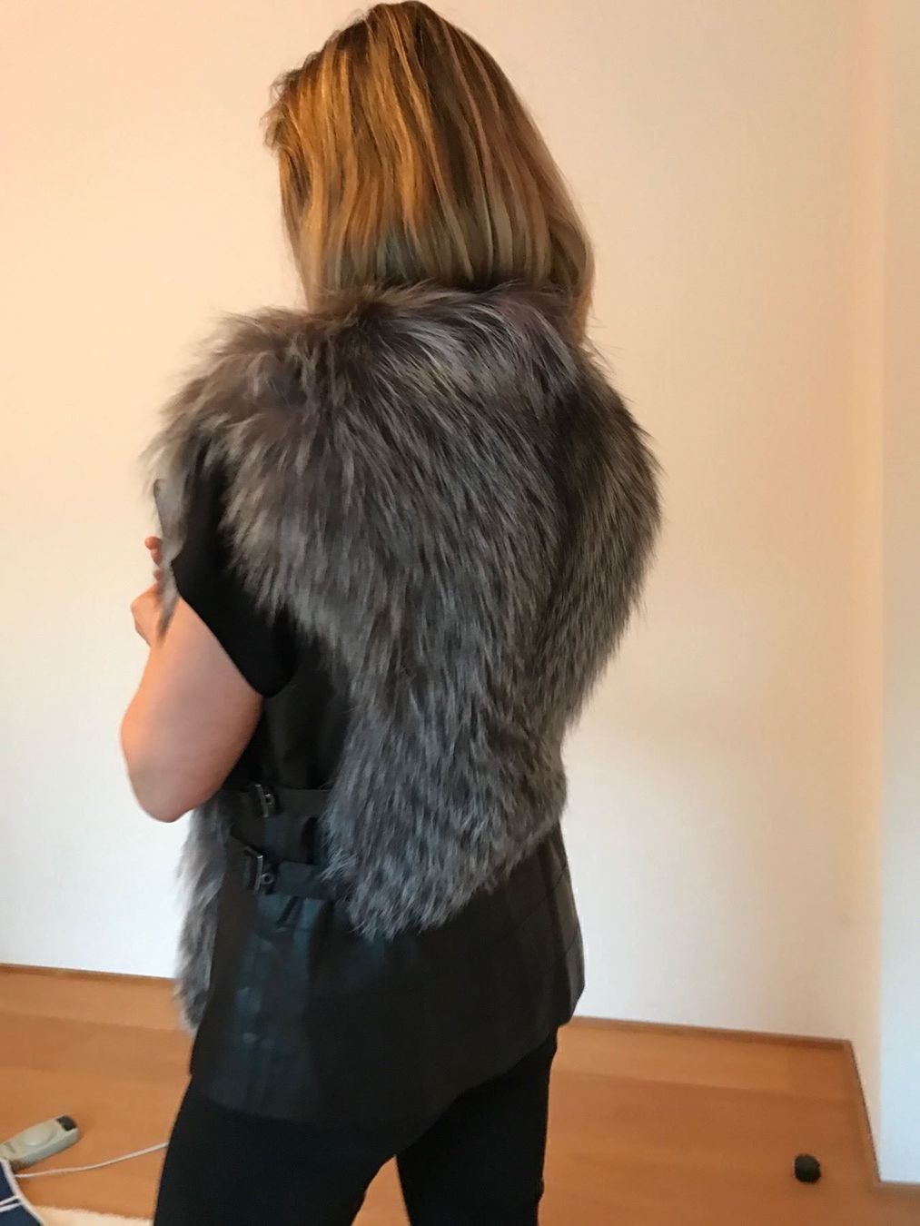 Gilet & Giacche senza maniche: Pelz Weste Silberfuchs Grosse 36-38 neu – Nuovo e nell'imballaggio originale da arbon venduto da dakin 3