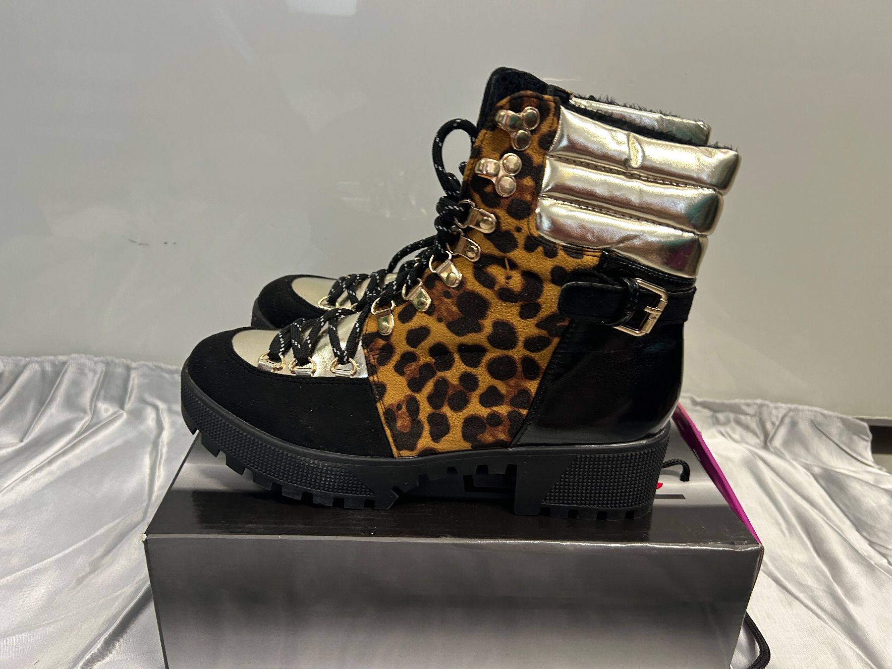 Scarpe da donna: Schnürschuhe Stiefeletten Gr 40 Neu – Nuovo e nell'imballaggio originale da Regensdorf venduto da Spyke55 5