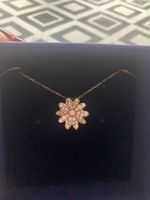 Collier Swarovski fleur rosée