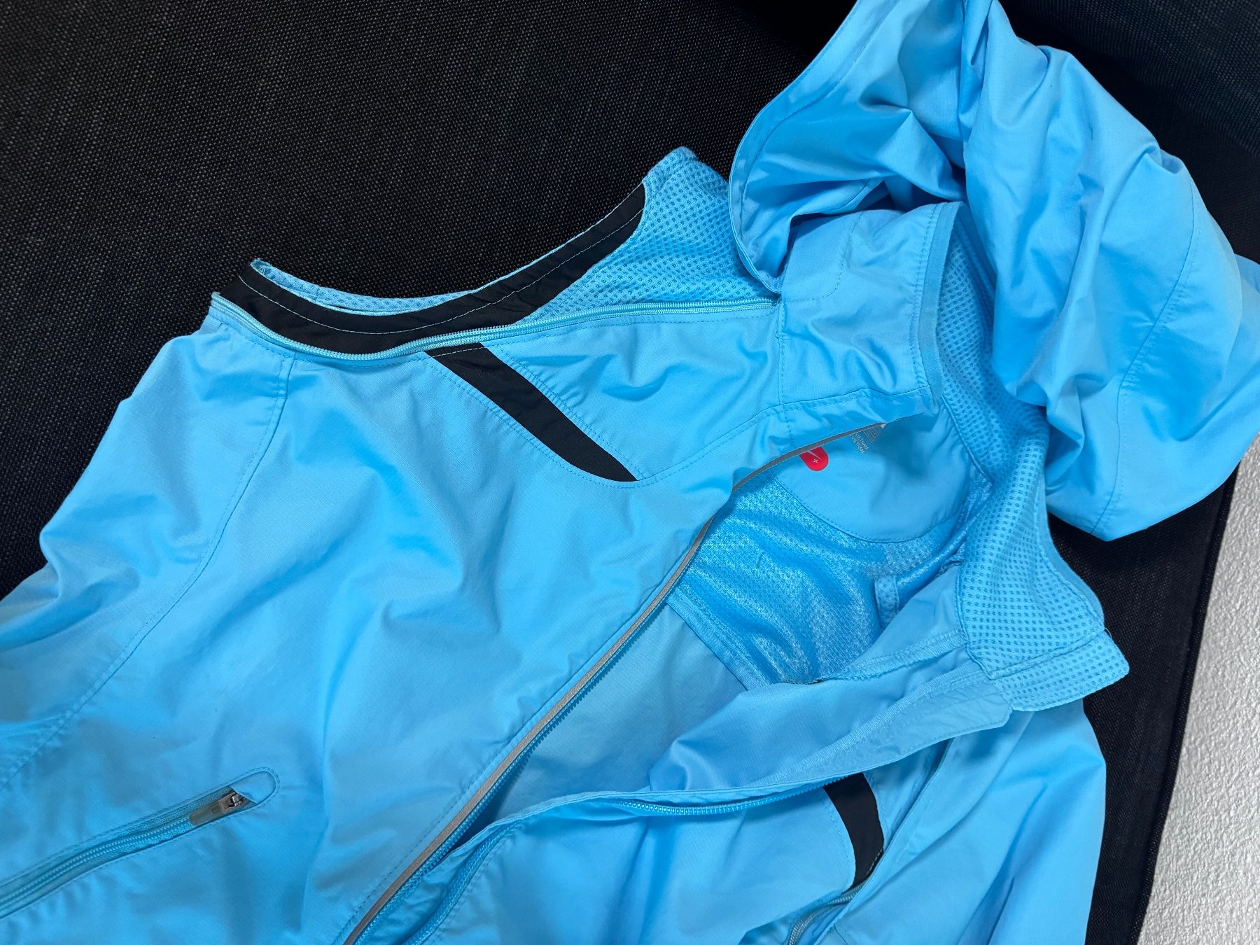 Nike Vestes: Nike Laufjacke blau – D'occasion à Baar par Anpf 2