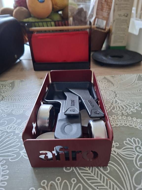 Cucine complete: Vendre Four à raclette avec des bougies  – Usato da Chernex venduto da fib_vsy7 1