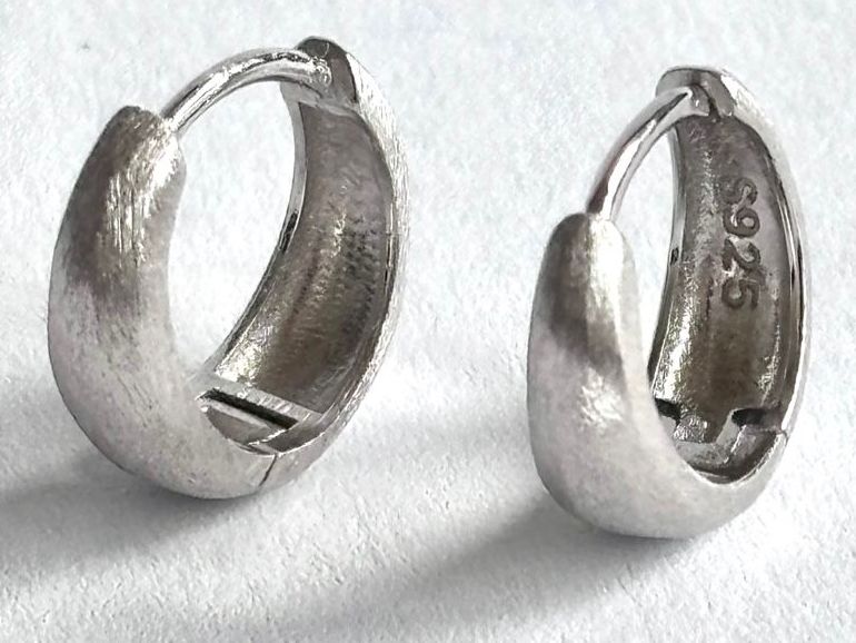 Orecchini pendenti & Orecchini a lobo: Small 925 silver Hoops. 9 mm . – Nuovo (secondo la descrizione) da Dübendorf venduto da S1973E
