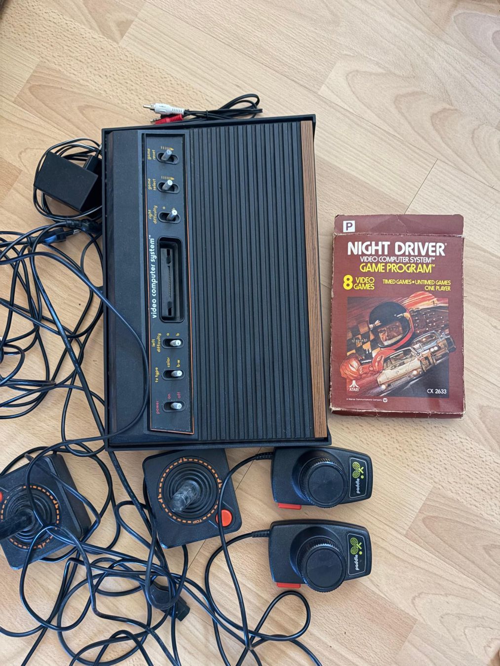 Atari Console: Atari 2600 Konsole + 2x2 Controller + Spiel-Klassiker – Usato da Zürich venduto da mrs.a13