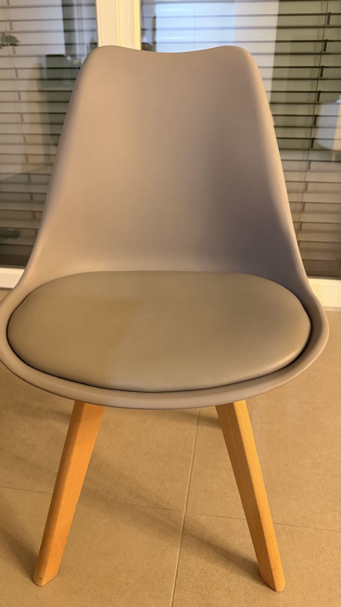 Sedie: 4 chaises salle à manger – Usato da La Chaux de fonds venduto da tan_8v6k