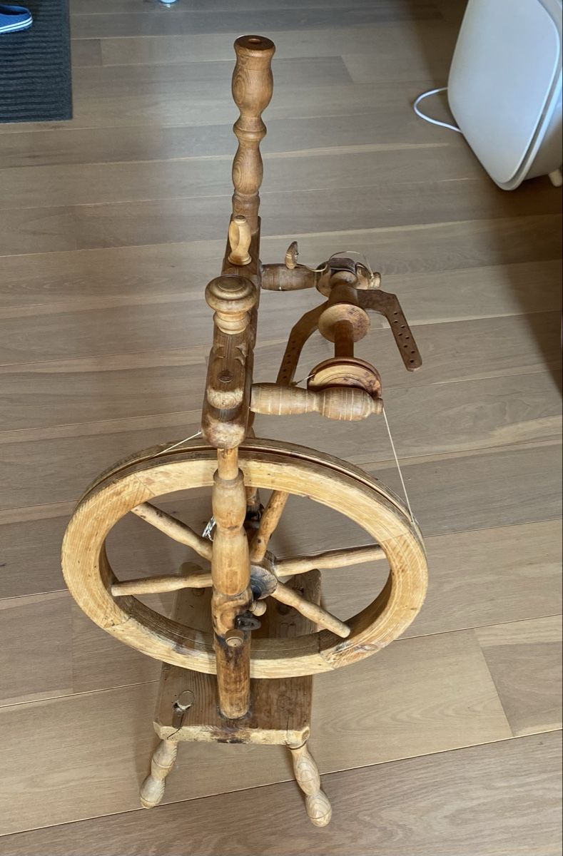Ruote per filare: Antikes Spinnrad  – Usato da Bremgarten AG venduto da 2N1 1