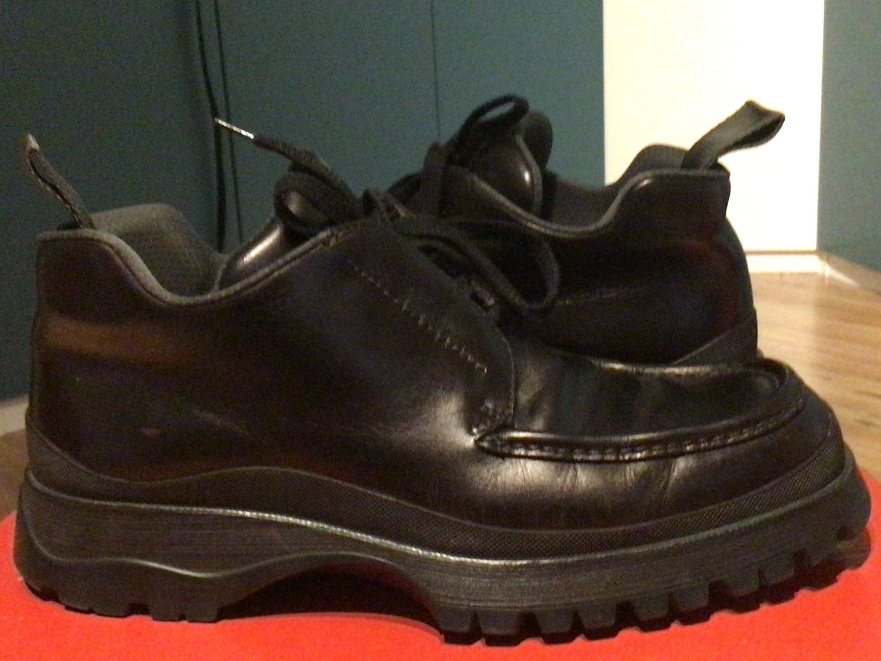Prada Scarpe da uomo: Chaussures PRADA 43 1/2 à saisir ! – Usato da Matran venduto da bellzag 2