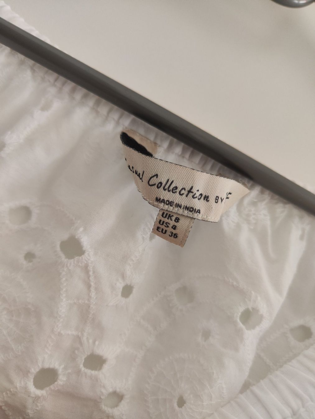 Blusen: Embroidery White Off shoulders Top Bluse 36/38 – Neu (gemäss Beschreibung) aus Sursee von Re.joy 2