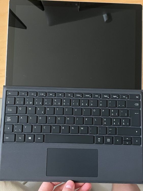 Microsoft Notebook: Microsoft Surface Pro 5 | i5 | 8Gb RAM | 256SSD | Win10 Pro – Usato da Brunnen venduto da costavicentina