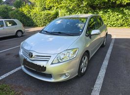 Toyota Auris 1.4 D-4D – 90 cv gris métalique - très bon état