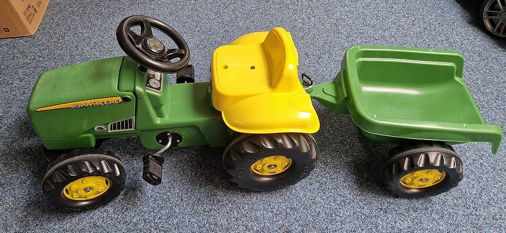 John Deere Veicoli per bambini: John Deere Traktor mit Anhänger – Usato da Dübendorf venduto da emka_85 2