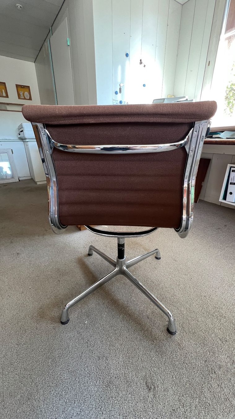 Eames Chaises: Alu Chair von Eames – D'occasion à Oberwil BL par ceraflo 1