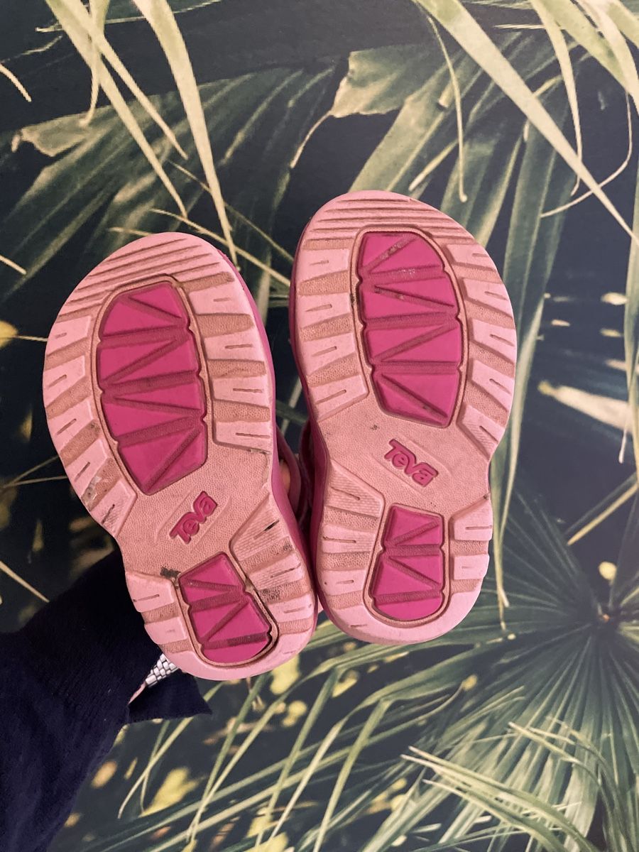 Chaussures filles: teva sandalen – D'occasion à Oberwil b. Zug par gone_minimal 2