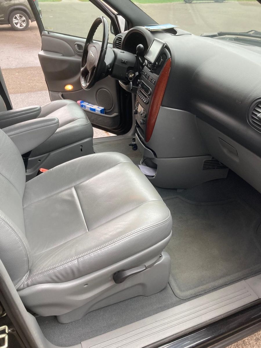 Chrysler Autos: Chrysler Grand Voyager 3.3 – Gebraucht aus Vacallo von dir_mq67 2