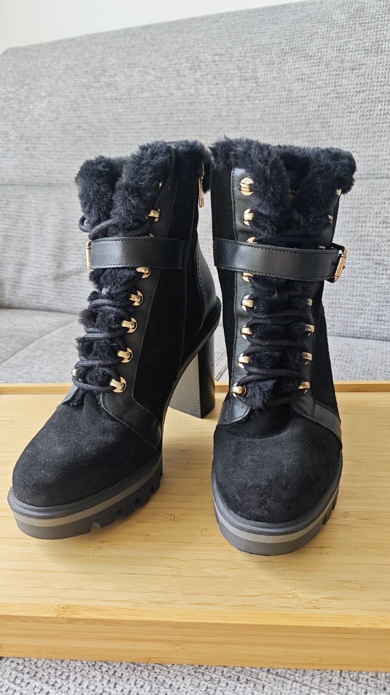 Tommy Hilfiger Damenschuhe: Tommy Hilfiger Black Fur Lined Boots Size 39 – Neu (gemäss Beschreibung) aus Zürich von alu_dzr7