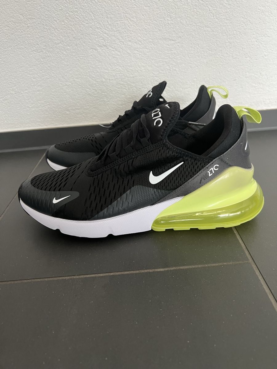 Nike Scarpe da uomo: Nike Air Max 270 – Nuovo e nell'imballaggio originale da Holziken venduto da 181281