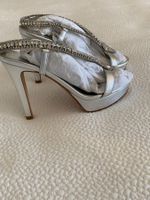 Sandales à talons argentées avec strass bon état