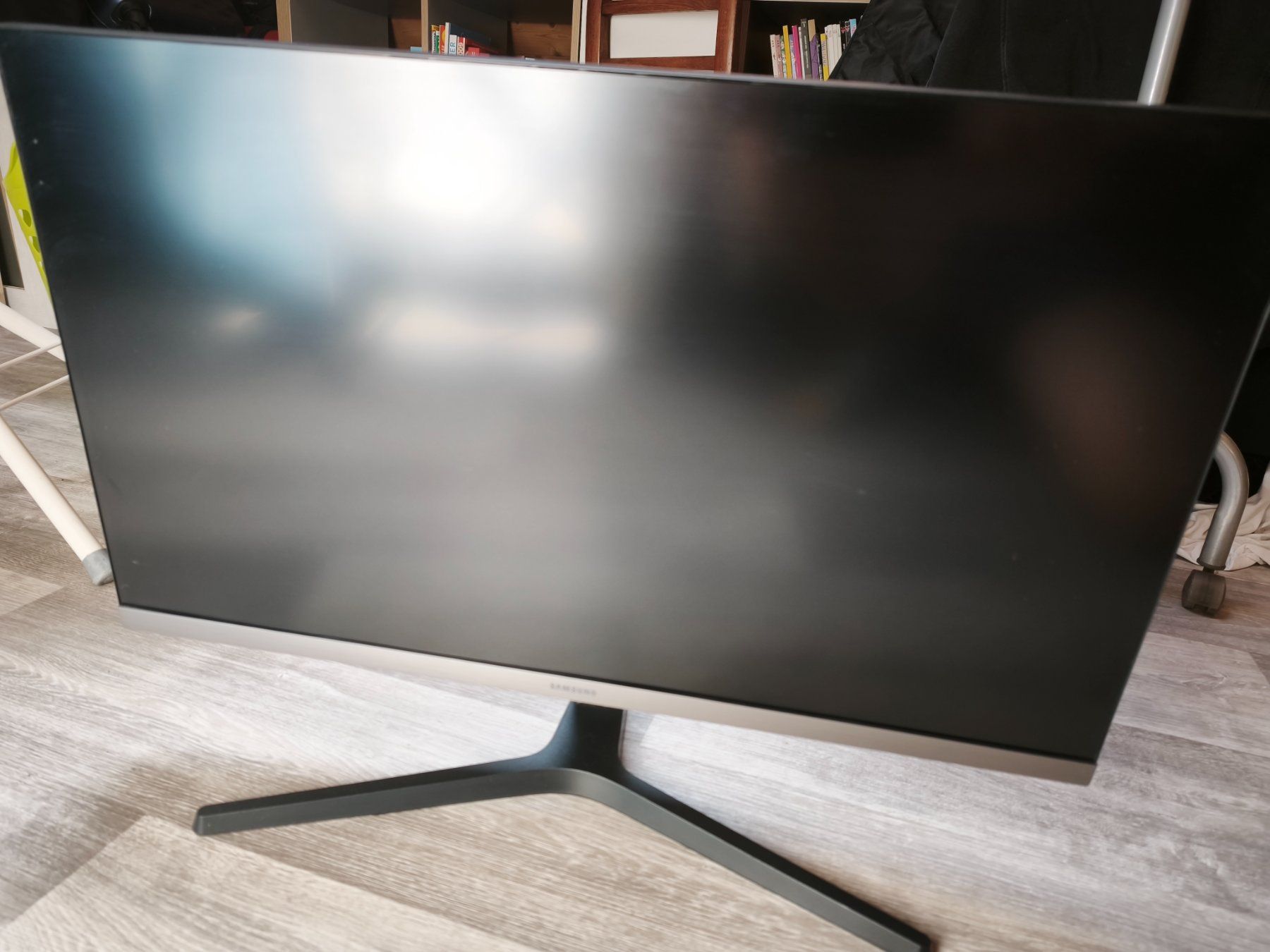 Samsung Monitor: Écran Samsung 28 pouces bon état – Usato da Courroux venduto da petit-chevreuil