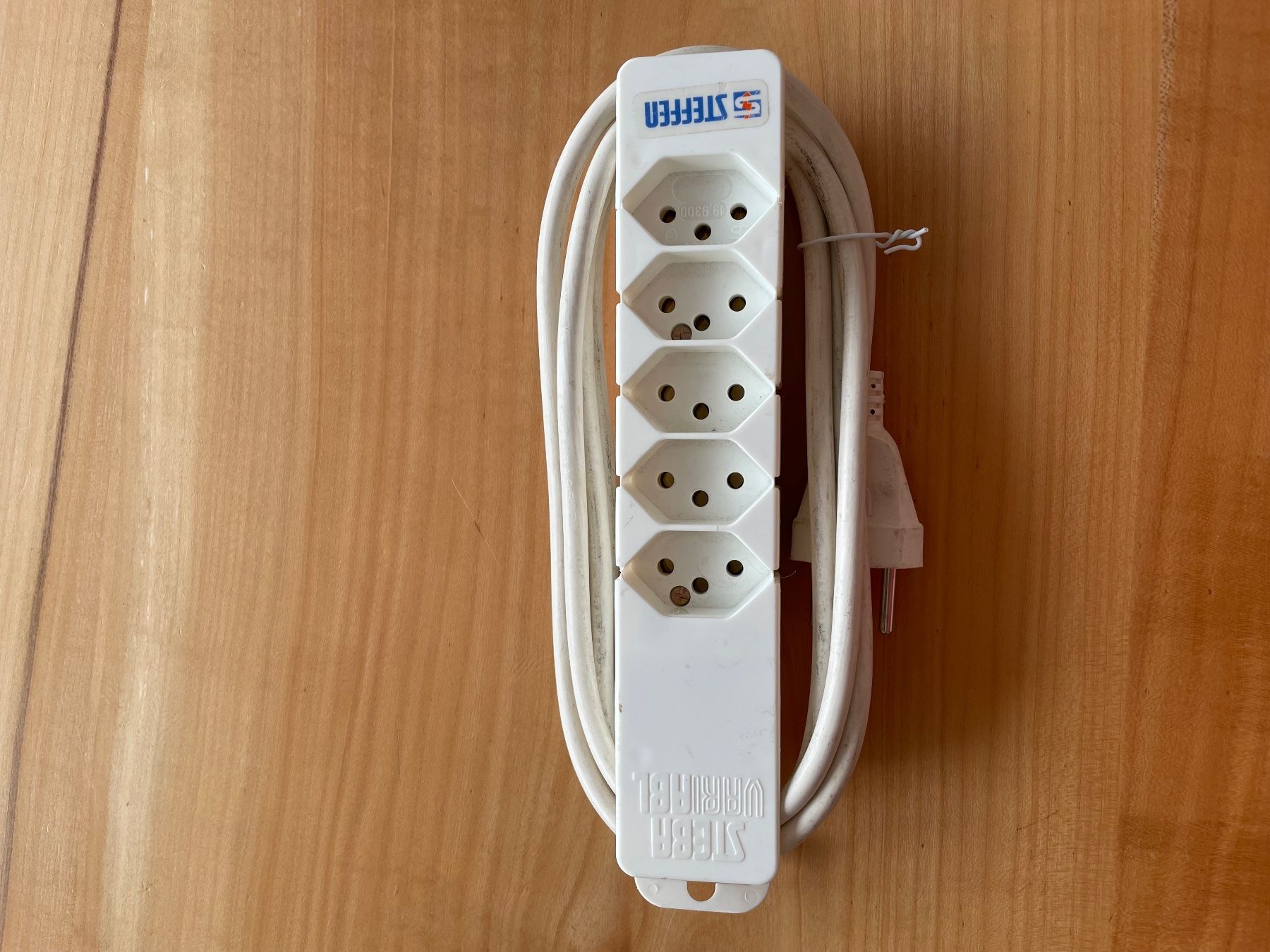 Alimentation électrique: 4 Steckdosenleisten – D'occasion à Freienbach par smart8807 2