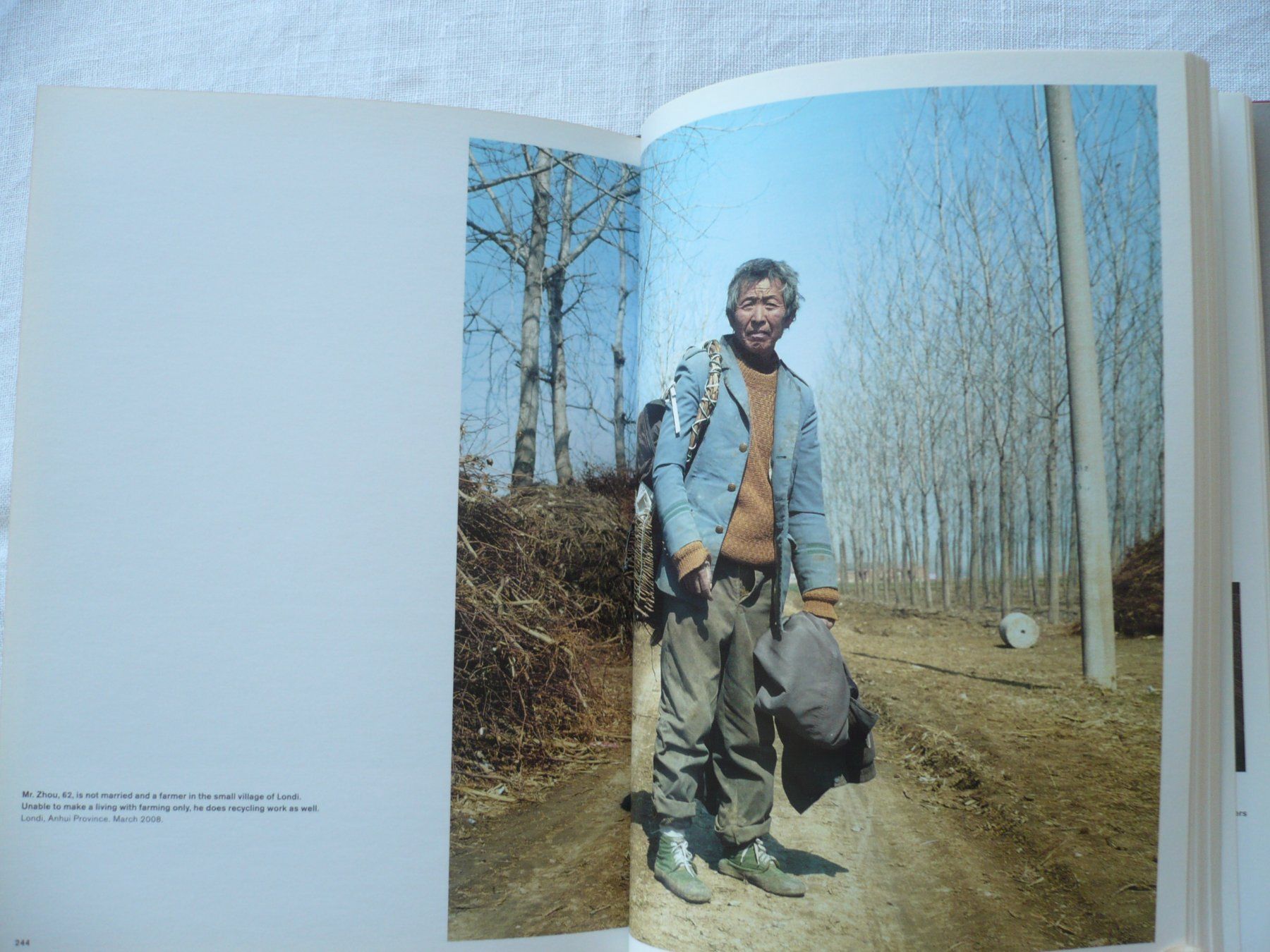 Bücher: FROM SOMEWHERE TO NOWHERE, Chinas Internal Migrants – Gebraucht aus Zürich von saltandpepper008 2