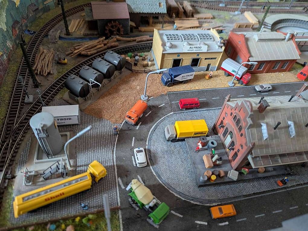 Modellini di ferrovie: maquette de train N (160e) – Usato da Le Sentier venduto da cpvj 3