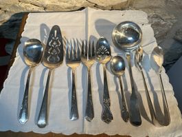 Konvolut Silberbesteck Vorlegebesteck Silverplated