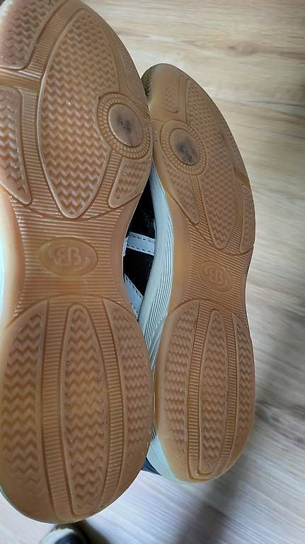 Scarpe per ragazzi: Hallenturnschuhe Gr. 40 – Usato da Rorschacherberg venduto da Maku007 1