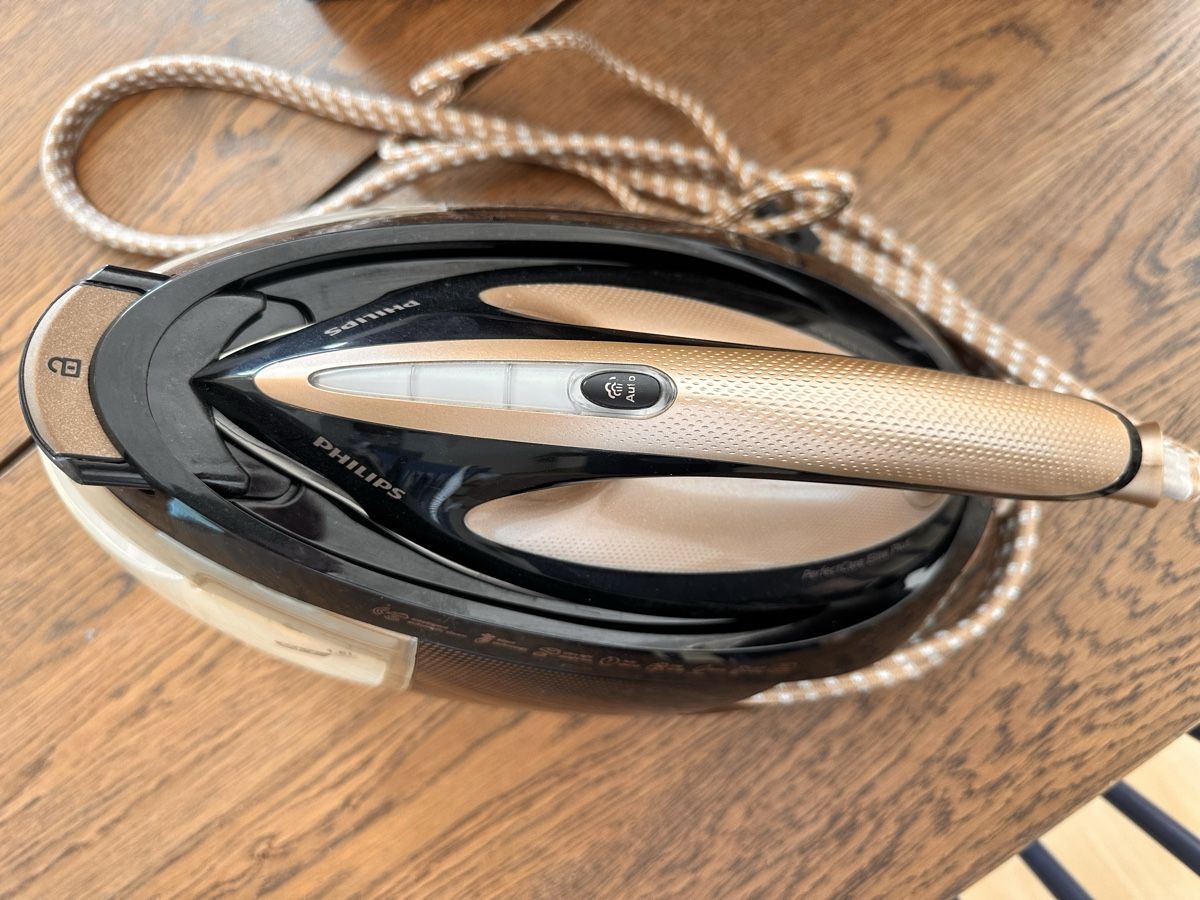 Philips Ferri da stiro: Philips PerfectSteam Iron like new condition – Usato da Küsnacht ZH venduto da blimunda 1
