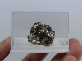 Muskovit kristalle - cristaux de muscovite San Gotthard TI