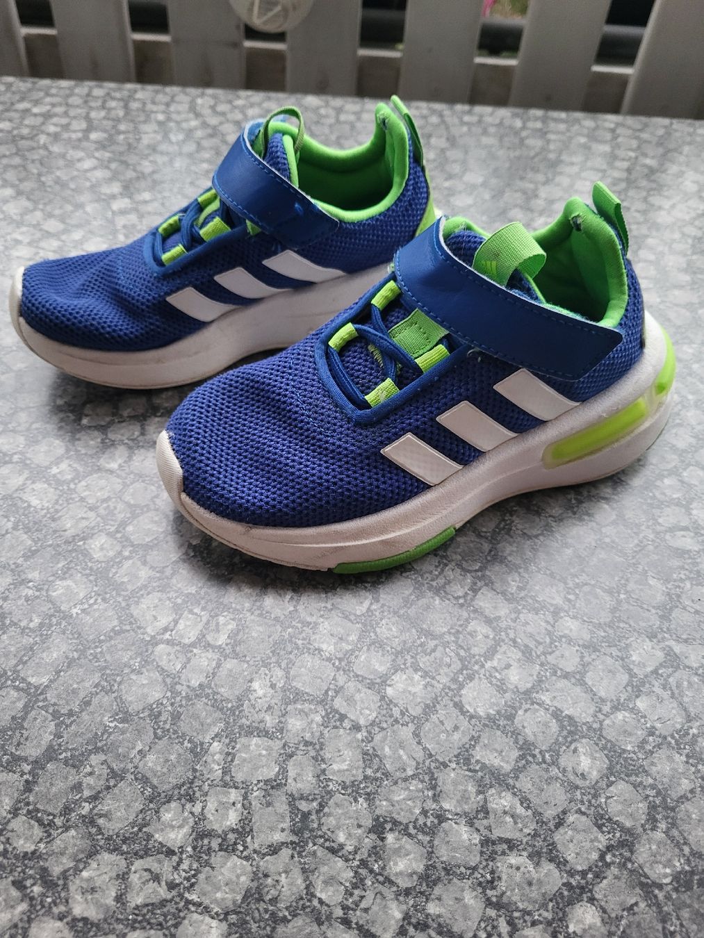 Adidas Scarpe per ragazzi: Adidas Turnschuhe/Sneaker Gr. 28 – Usato da Biel/Bienne venduto da Aare5