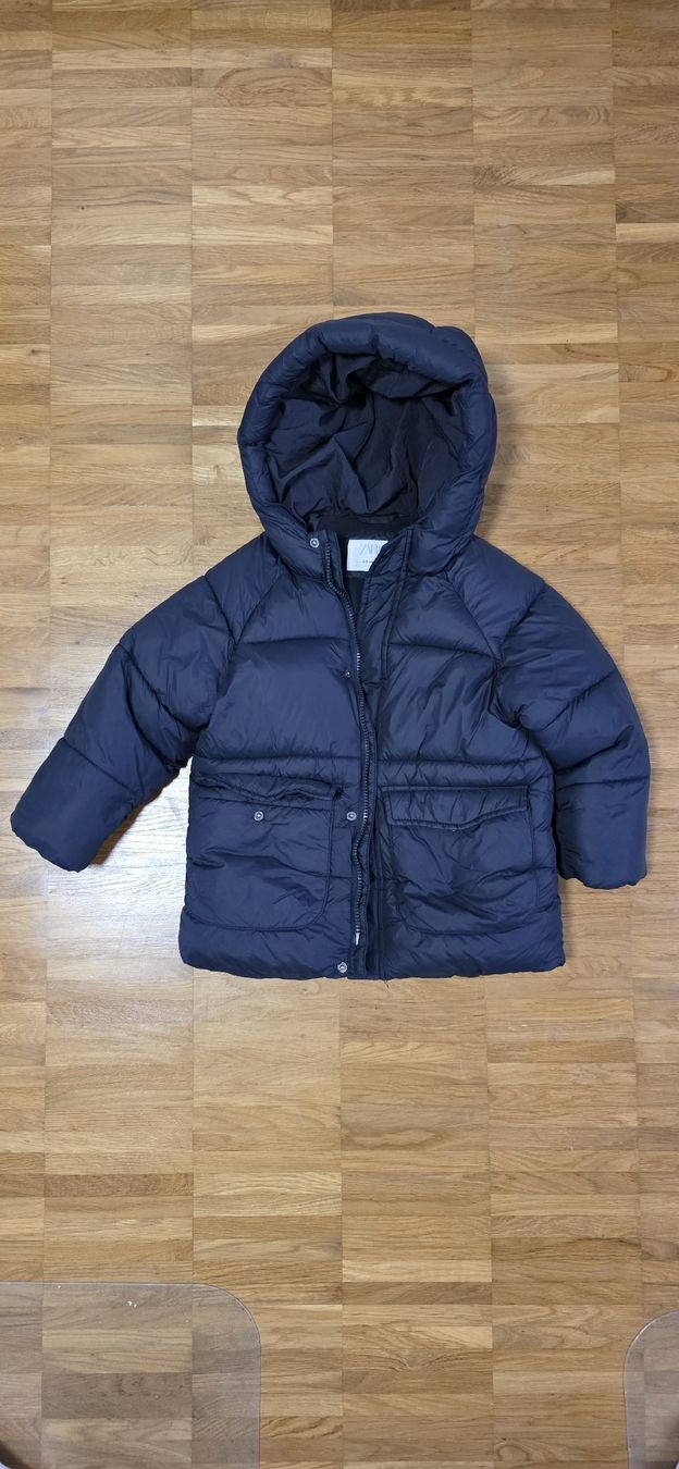 Zara Giacche & Cappotti: Zara Kinder Winterjacke Gr110 – Usato da Stäfa venduto da Espresso_Macchiato