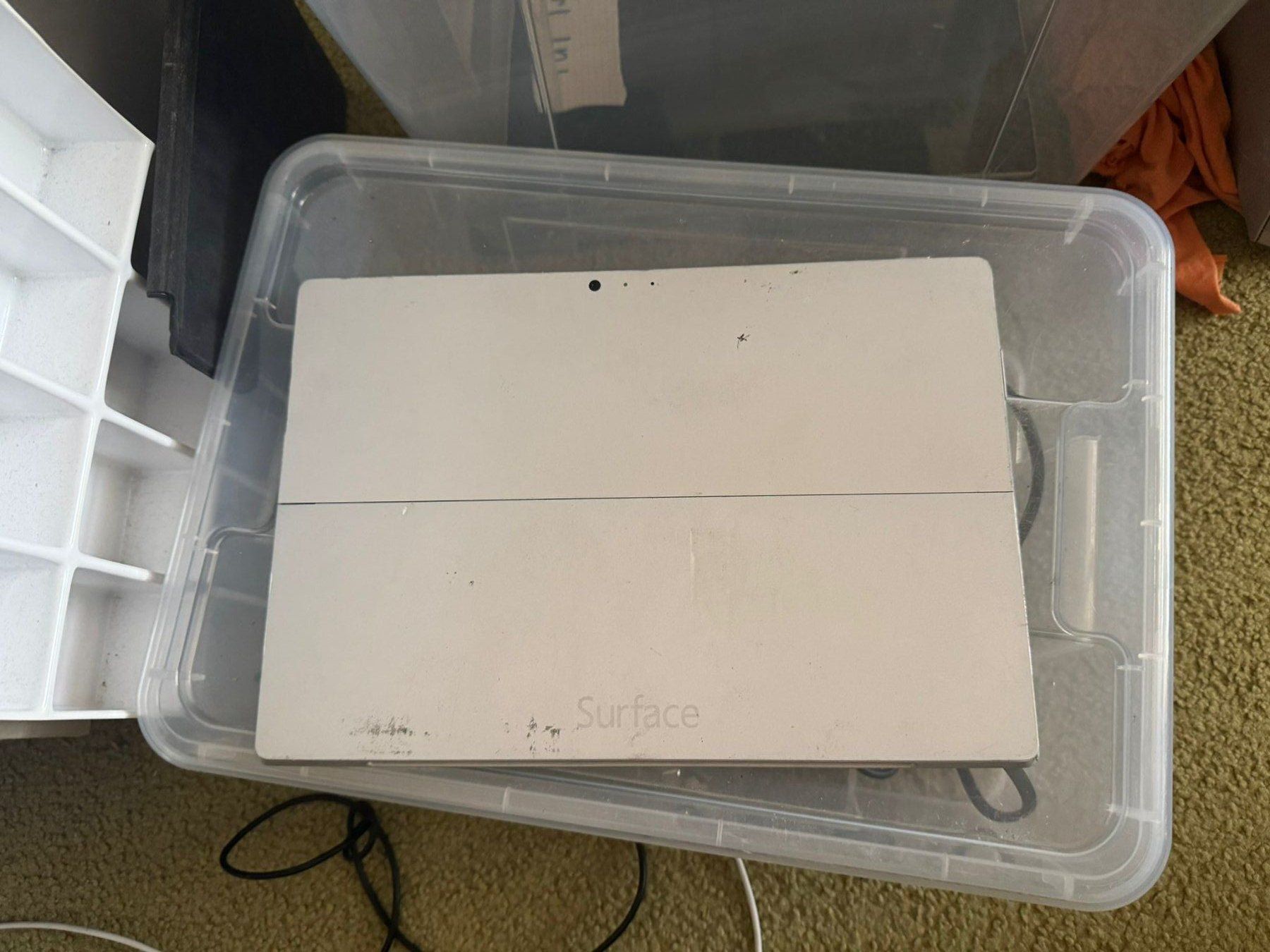 Microsoft Tablet PC: Surface Pro 3 - 64GB !! ungeprüft !! – Difettoso da Olten venduto da HoYa01 1
