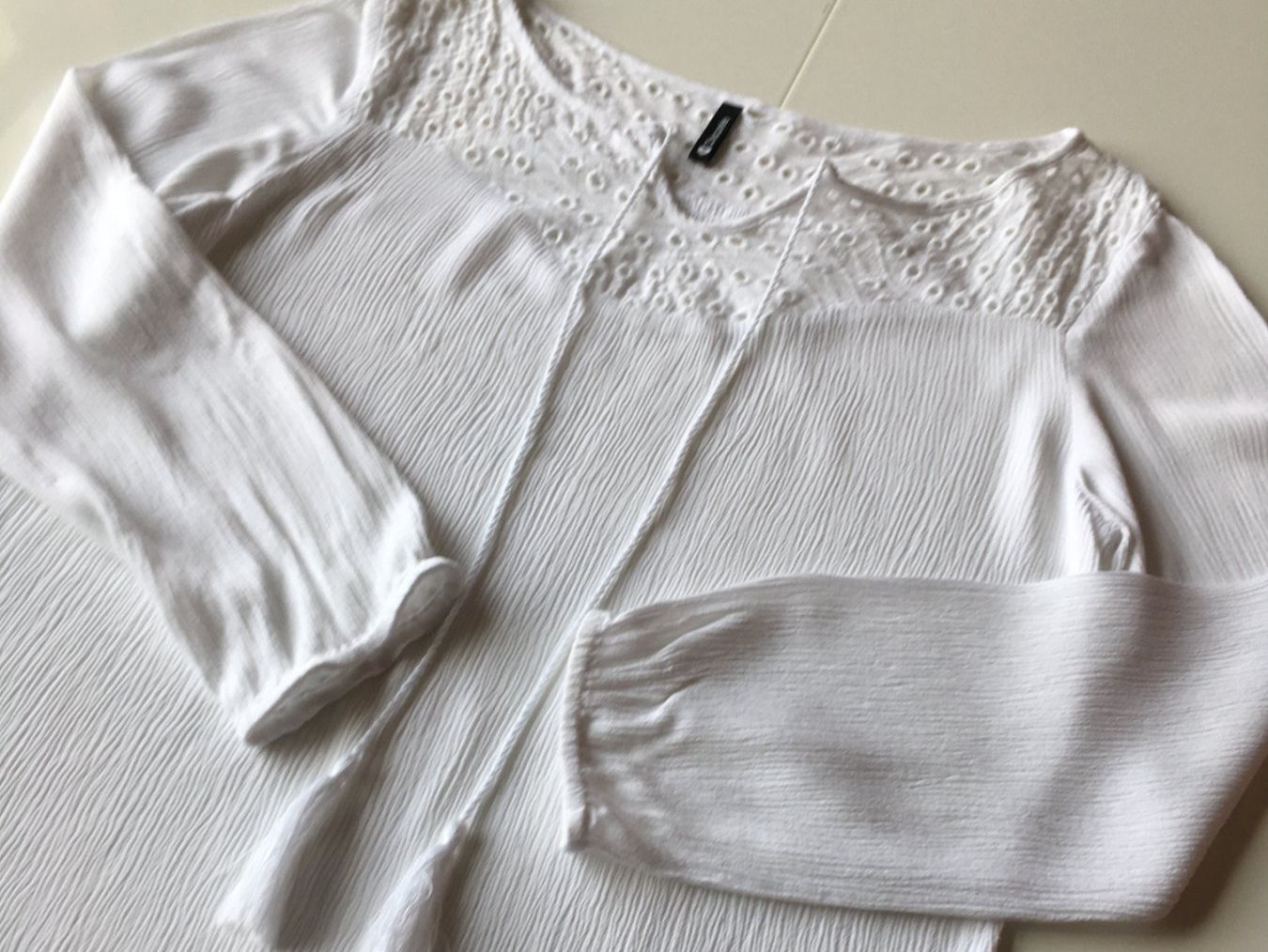 Top: Chemisier blanc léger à broderie - M – Usato da Troinex venduto da Irisglo 3