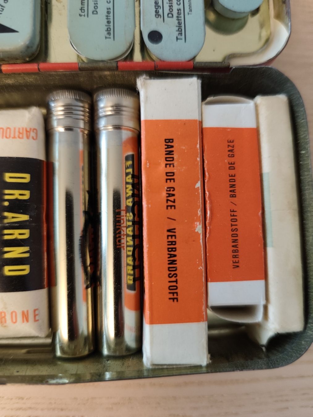 Kit di pronto soccorso: Alte Flawa Taschenapotheke / Retro – Usato da Heiden venduto da Jaks 2