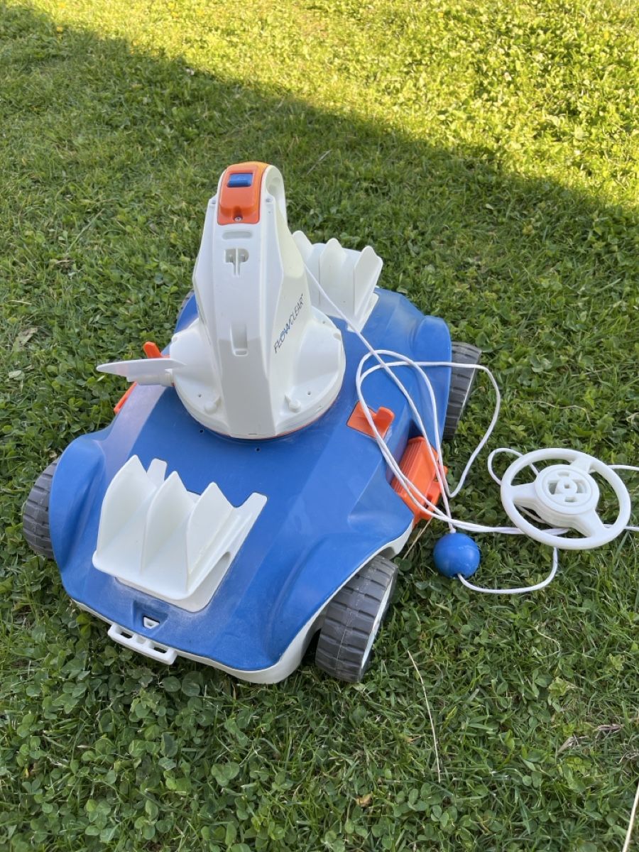 Bestway Accessori per Piscine: Poolroboter Bestway Aquatronix – Usato da Tuttwil venduto da haagste