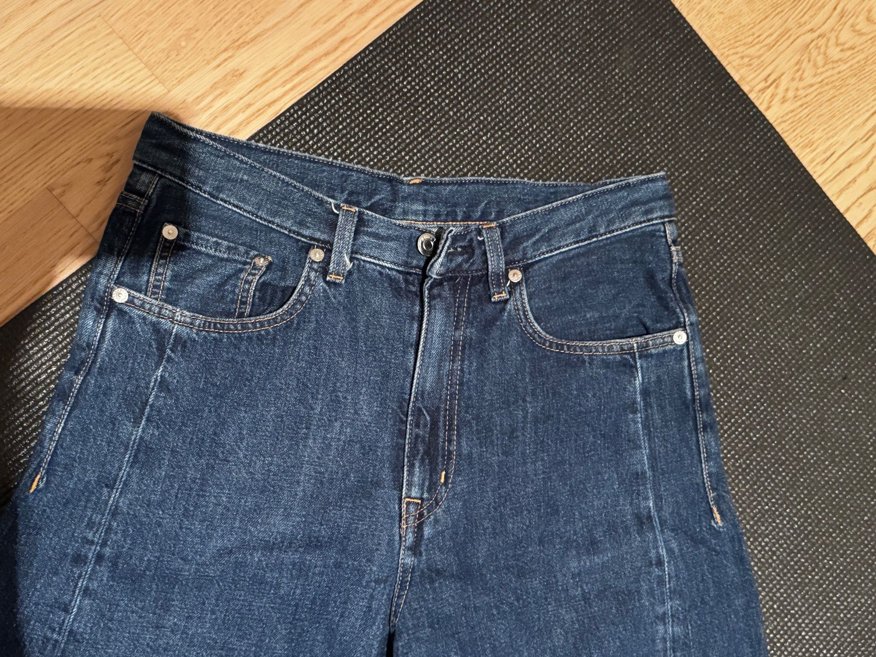 Arket Jeans: Damen Arket Bloom Barrel Jeans – Usato da Meilen venduto da Emma_321 3