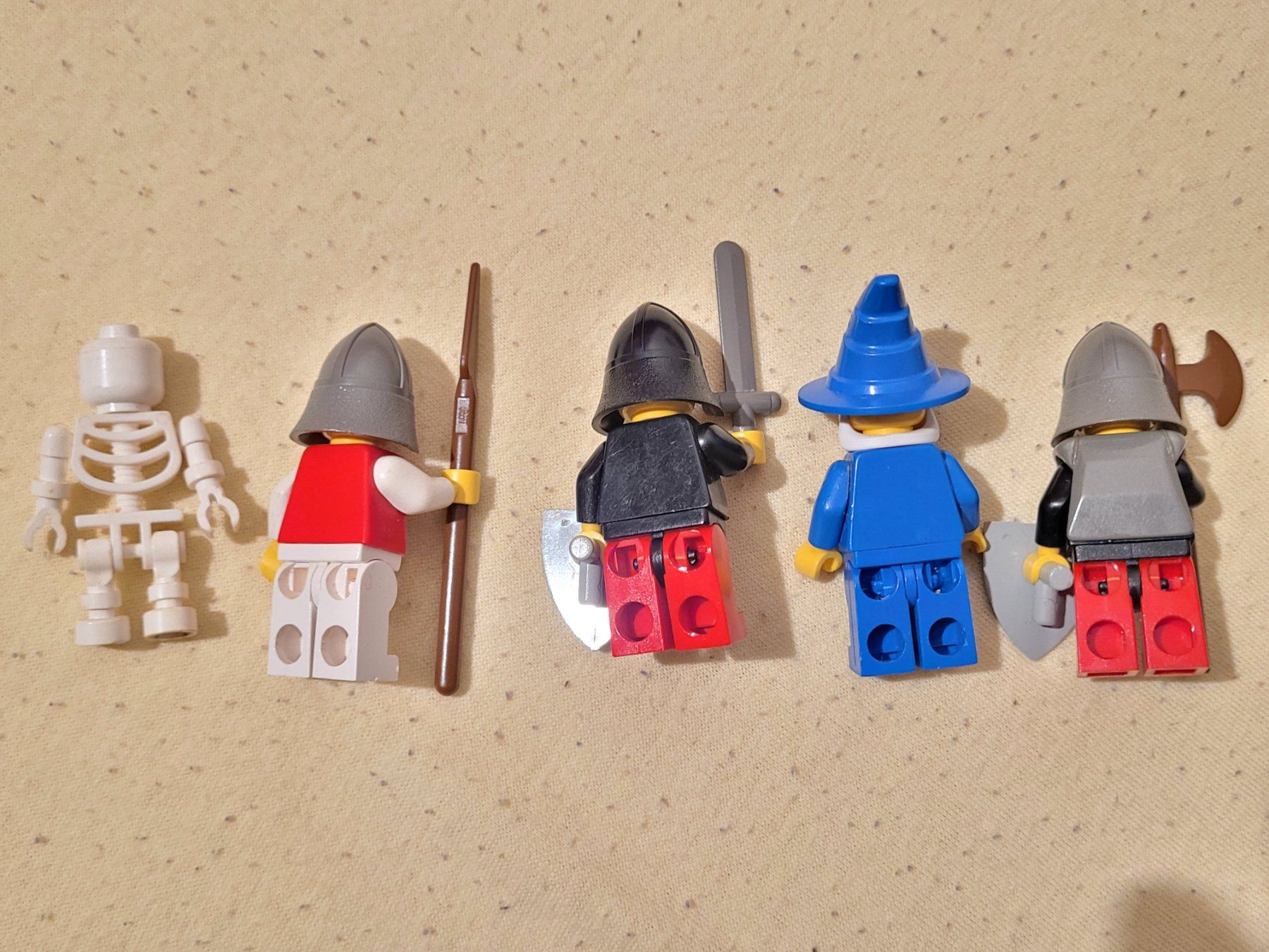 Lego Baukästen: 5 Lego Castle ritter figuren – Gebraucht aus La Tour-de-Peilz von estelle69 1