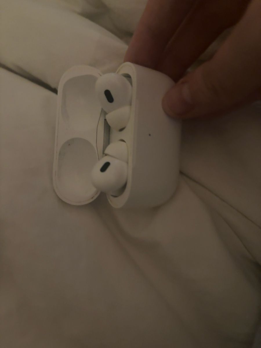 Apple Casques audio: AirPods Pro 2 – D'occasion à Regensdorf par Lorenaampm