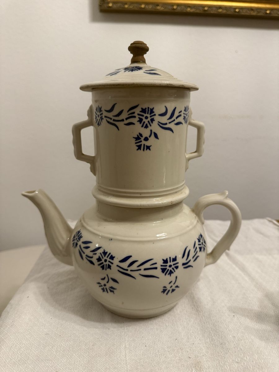 Teiere: théière ancienne – Usato da Vésenaz venduto da NORA1325