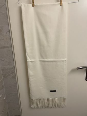 100% Cashmere Scarf Off-White Brand New