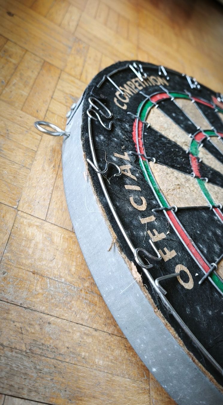 Jeux de fléchettes: Dartscheibe OFFICIAL COMPETITION - Made in England – D'occasion à Luzern par Raui 1