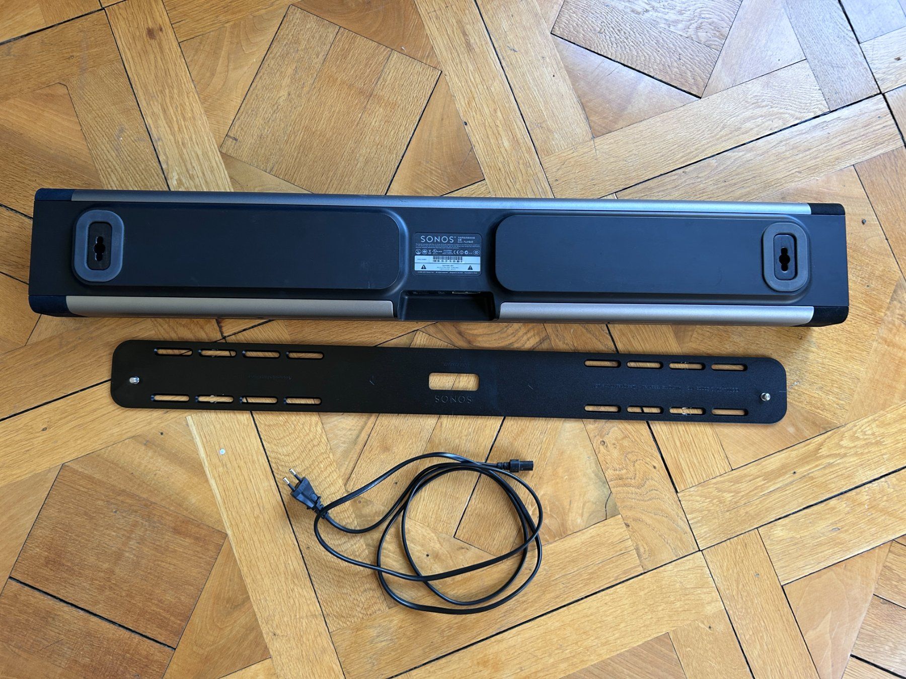 Sonos Home cinéma: Sonos Playbar occasion + support mural + câble alimentation – D'occasion à Genève par Fastbozzo 1