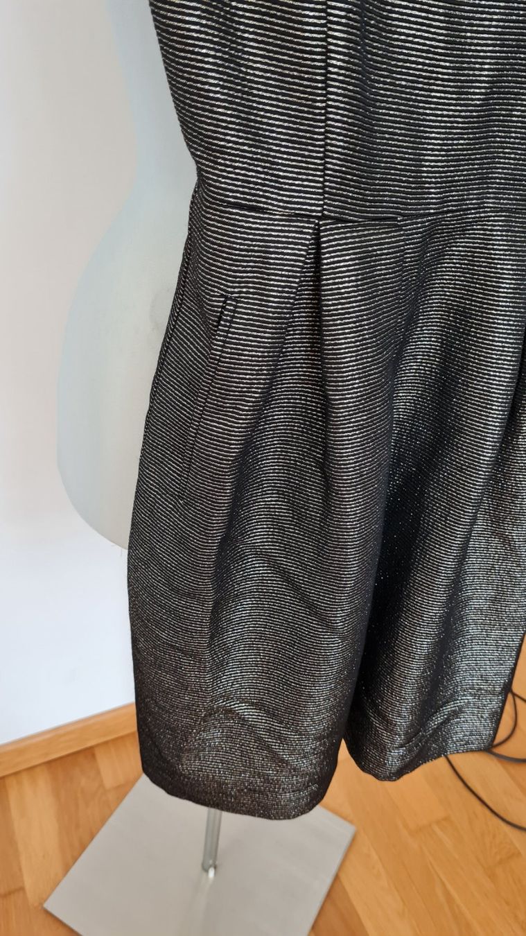 Claudie Pierlot Vestiti: Robe Claudie Pierlot taille 34 noire dorée – Usato da Payerne venduto da wardi11 2