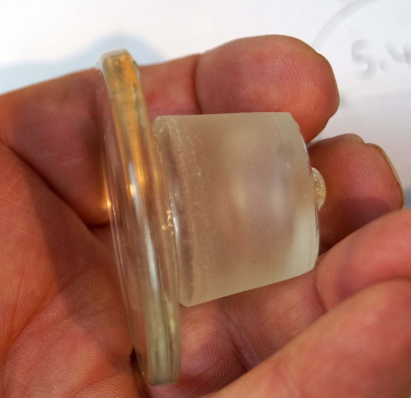 Bicchieri: 2 kleine Glasdeckel für Apotheker- oder Laborgefäße – Usato da Härkingen venduto da sammelbecken 2