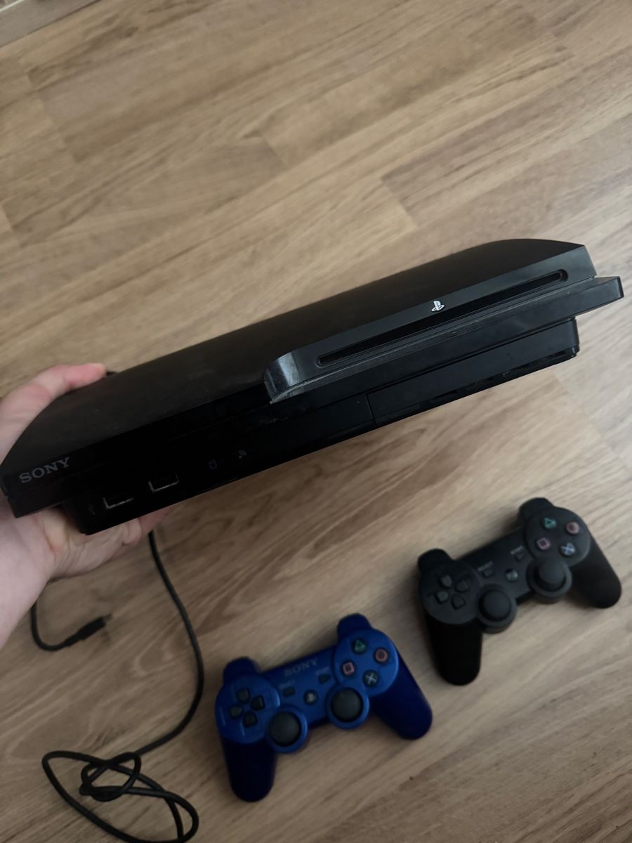 Sony Konsolen: Playstation 3 + 2 Controller  – Gebraucht aus Bronschhofen von CrownDiam 2